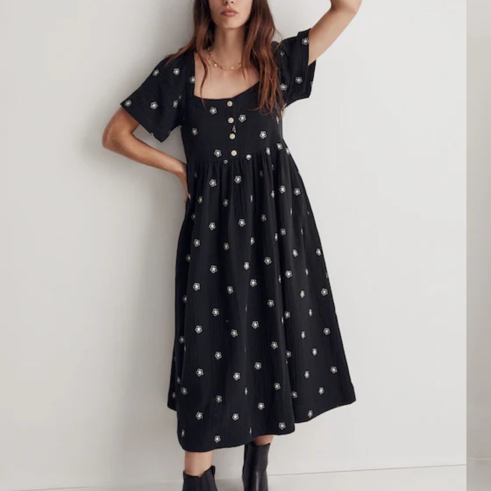 Daisy Embroidered Lightspun Square-Neck Midi Dress